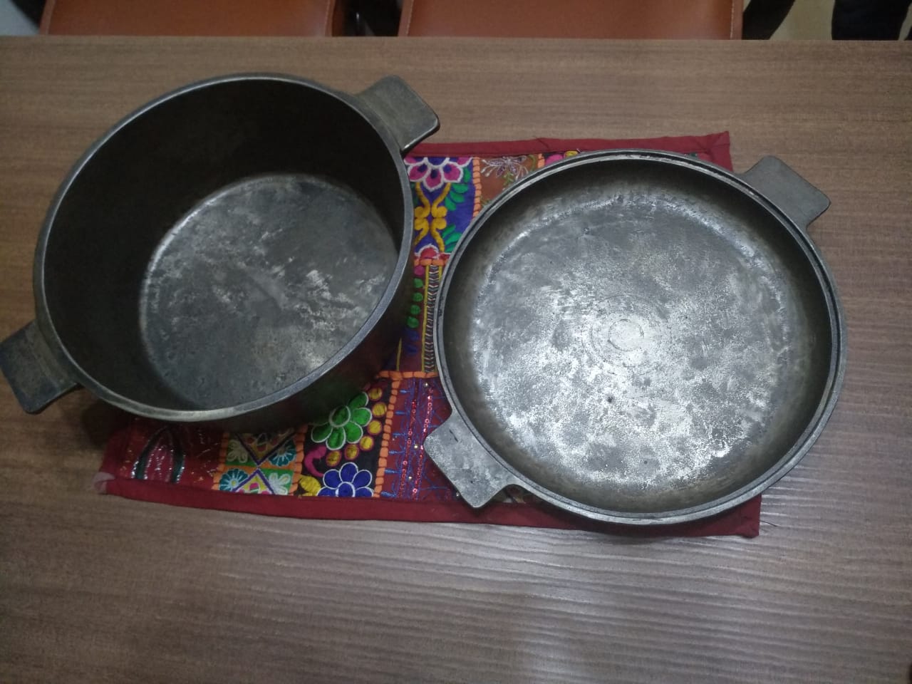 Cast Iron Pre Seasoned Two in One Dutch Oven with Skillet Lid 10 inch